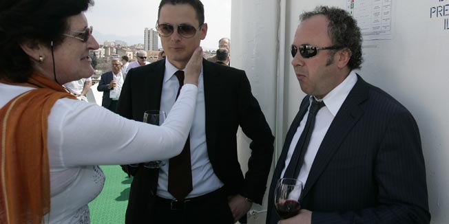 Split, 100410.Danas je u Splitu otvoren 12. Croatia Boat Show. Na sajmu je ove godine zabiljezen smanjen broj izlagaca. Milica Cipci, gradska vijecnica koja podupire Keruma i tetka Vice Blagaica, Vice Blagaic vlasnik sajma i gradonacelnik KerumFoto: Jakov Prkic / Cropix