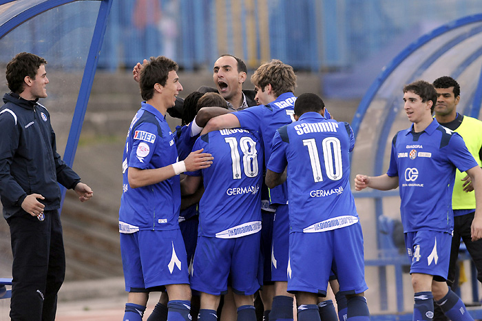 Zagreb, 170410.Stadion Maksimir, 26. kolo 1. HNL T-com, seniori, susret ekipa NK Dinamo i NK Zagreb.Na slici: slavlje Dinama na pogodak Milana Badelja.Foto: Damir Krajac / CROPIX