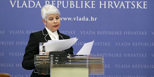 Zagreb, 190410.Vlada.Markov trg.Nakon sastanka s koalicijskim partnerima premijerka Jadranka Kosor odrzala je press konferenciju na kojoj je izlozila paket mjera za brzi gospodarski oporavak.Foto: Goran Mehkek  / CROPIX