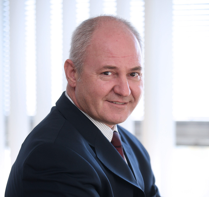 Zagreb, 190209.Ivo Covic, predsjednik Uprave Zagrebackog holdinga, snimljen u svom uredu na zagrebackom velesajmu.Foto: Sasa Midzor Sucic / Cropix