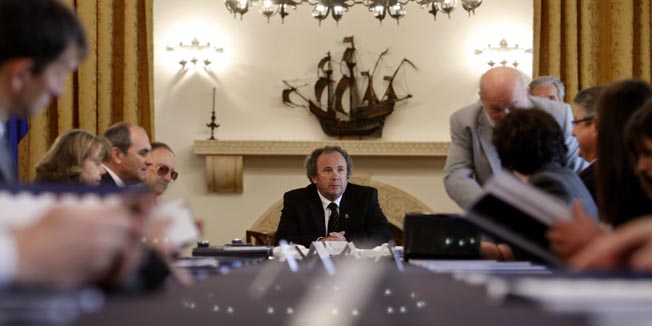 Split, 040510.Vila Dalmacija, dodjela nagrada za zivotno djelo, osobnih i skupnih nagrada Grada Splita.Na fotografiji: gradonacelnik Zeljko Kerum sa laureatima.Foto: Ante Cizmic / CROPIX