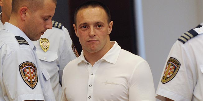 Split, 270510.Pred Zupanijskim sudom u Splitu izrecena je presuda Jaksi Cvitanovicu Cviku i jos cetrnaestorici optuzenih za raspacavanje droge na Korculi i Dubrovackom okruzju. Cvik je osudjen na 8 godina i 3 mjeseca, a brat Mirjan na 4 godine.Na fotografiji: Jaksa Cvitanovic Cvik.Foto: Nikola Vilic / CROPIX