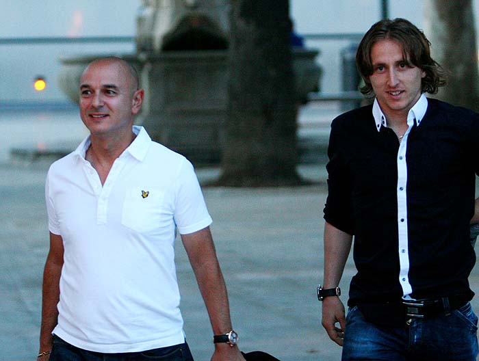 Dubrovnik, 290510.Daniel Levy, predsjednik Tottenhama i Luka Modric na Pilama, stizu na veceru u dubrovacki restoran Nautika gdje bi Luka trebao potpisati novi ugovor.Foto: Tonci Vlasic / Dubrovacki list / CROPIX