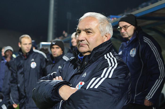 Koprivnica, 261108.Nogometna utakmica Hrvatski nogometni kup  1/4 zavrsnice odigrava se izmedju Slavena Belupo i HajdukaNa slici: trener Slaven Belupa Mile Petkovic.Foto: Robert Sostaric/ Cropix