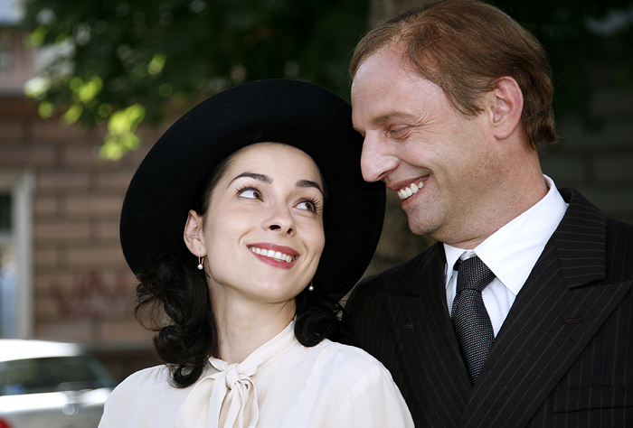 Zagreb, 150410.Crkva Sv. Blaza. Snimanje prve klape filma lea i Darija - djecje carstvo redatelja Branka Ivande.Na slici: Zrinka Cvitesic i Goran Grgic.Foto: Sandra Simunovic / CROPIX