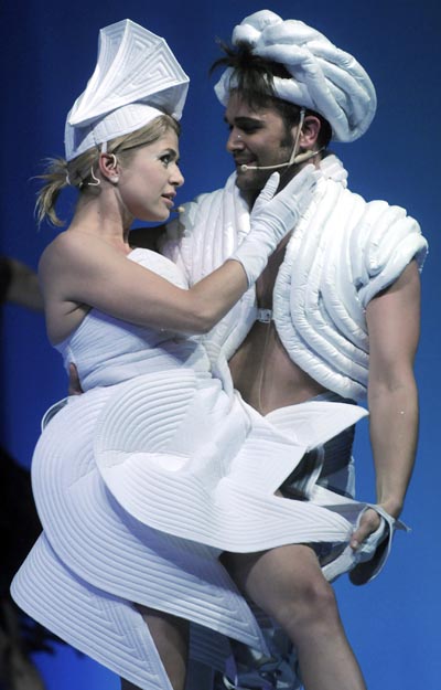 Velika Gorica, 210610Na sceni Gorica odrzana je premijera predstave Aladin i carobna svjetiljka u kojoj je glavnu ulogu igrao Luka Nizetic.Na slici: Luka Nizetic i Ana VilenicaFoto: Miso Lisanin / CROPIX