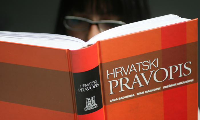 zagreb 070607knjiga hrvatski pravopis autori lada badurina ivan markovic i kresimir micanovicfoto marin tironi / cropix-desk-