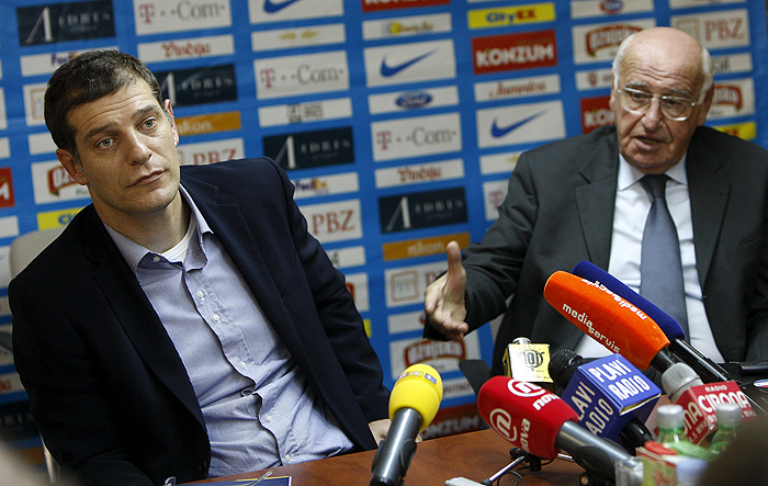 Zagreb, 231009.Kuca nogometa, Rusanova 13.Konferencija za medije nakon 26. sjednice Izvrsnog odbora Hrvatskog nogometnog saveza na kojoj su nazocili predsjednik HNS-a Vlatko Markovic i izbornik reprezentacije Slaven Bilic.Foto: Ronald Gorsic / CROPIX