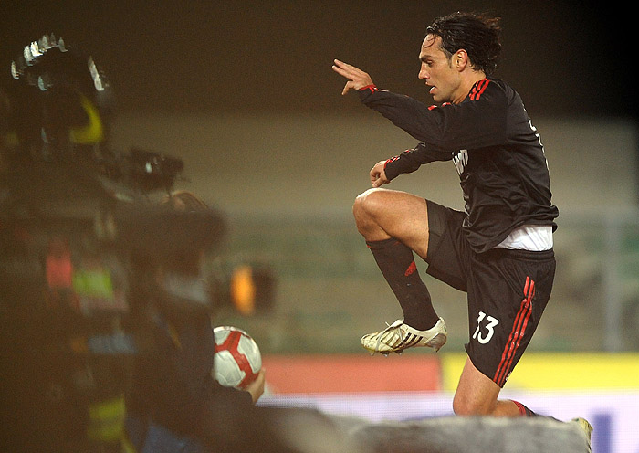 AC Milan's defender Alessandro Nesta celebrates after scoring his team's second goal during their Italian serie A football match against Chievo  at Marcantonio Bentegodi stadium in Verona on October 25, 2009. AC Milan won 2-1.  AFP PHOTO / ALBERTO PIZZOLI