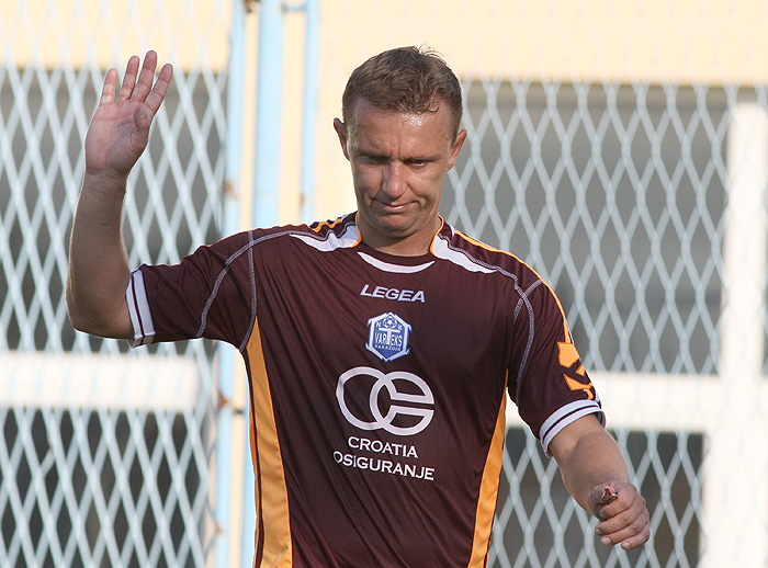 Benkovac, 230909.Igraliste Velebita.Susret sesnaestine finala Kupa, Velebit - Varteks.Na fotografiji: Miljenko Mumlek strijelac dugog gola.Foto: Vladimir Ivanov / CROPIX