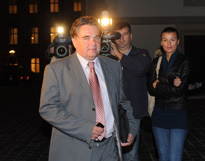 Zagreb, 281009.Banski dvori.Dolazak koalicijskih partnera na konzultacije kod premijerke Jadranke Kosor.Na slici: Ivan Jakovcic.Foto: Damir Krajac / CROPIX