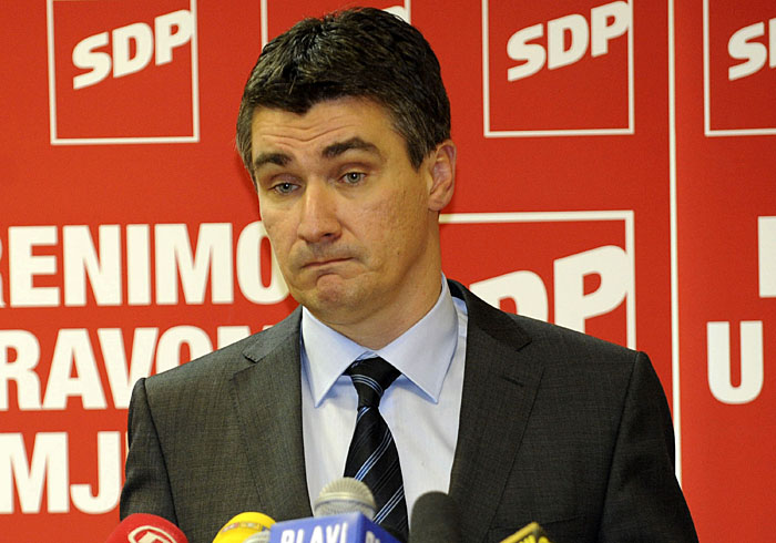 Zagreb, 291009.Zoran Milanovic, predsjednik SDP-a sazvao je tiskovnu konferenciju povodom  sporazuma o arbitrazi sa Slovenijom. Foto: Damir Krajac / CROPIX