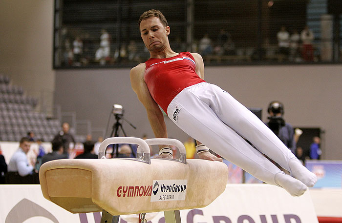 Osijek, 061109.Sportska dvorana Gradski vrt. Svjetski kup u sportskoj gimnastici Osijek Grand prix 09, kvalifikacije. Na slici: Robert Seligman na konju.Foto: Vlado Kos / CROPIX