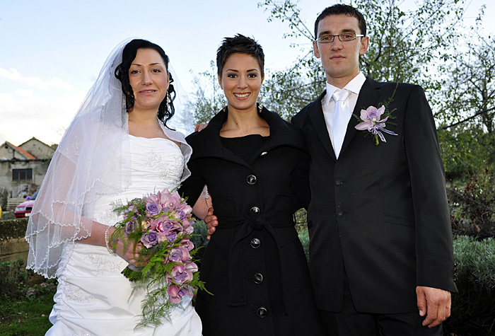 Pokrovnik kod Drnisa, 071109.Danas su se vjencali Tomilsav Copic iz sela Pokrovnik i Slavonka Karolina Madar koji su se upoznali i zblizili preko tv emisije 