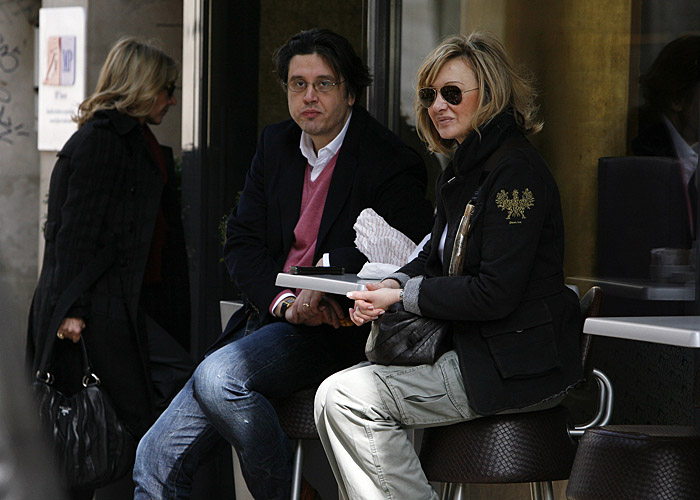 Zagreb, 010309.Novinarka Dijana Selebaj Culjak sa suprugom pije kavu u Floresu u Margaretskoj.Foto: Damjan Tadic / CROPIX