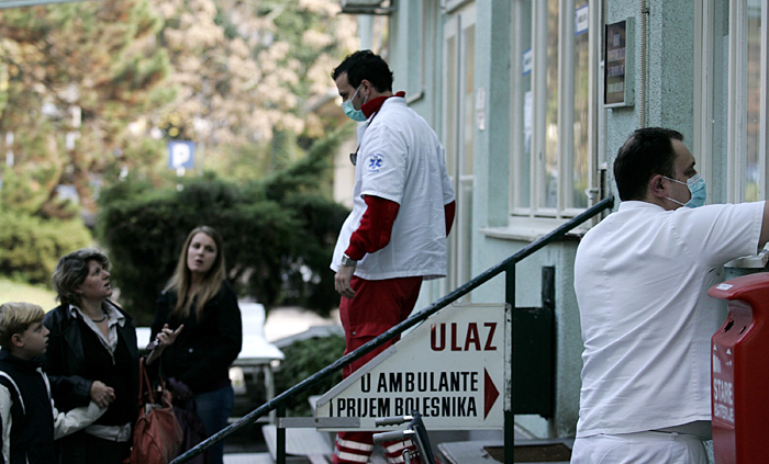 Zagreb, 091109.Klinika za infektivne bolesti dr. Fran Mihaljevic. Tijekom dana sve vise gradjana stizalo je na zarazni odjel sa simptomima slicnim svinjskoj gripi.Foto: Igor Sambolec / CROPIX
