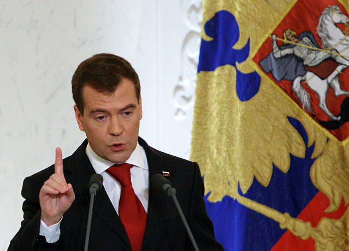 Russian President Dmitry Medvedev gestures while delivering his annual state of the nation speech at the Kremlin in Moscow on November 12, 2009. From Kaliningrad to Kamchatka, Russia covers 11 time zones -- but that could be about to change. In his address to the nation President Dmitry Medvedev suggested Russia have fewer time zones.   AFP PHOTO / RIA NOVOSTI / KREMLIN POOL / MIKHAIL KLIMENTYEV