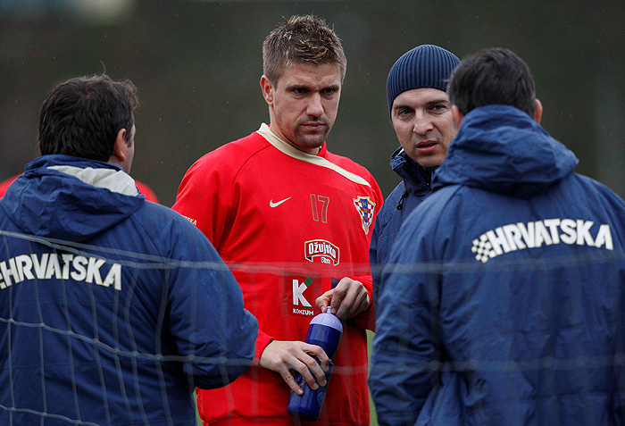 Brezice, Slovenija, 101109.Pripreme nogometne reprezentacije za prijateljski ogled sa reprezentacijom Lihtenstajna koja ce se odrzati 14.11. u Vinkovcima.Na slici: Ivan Klasnic i Jurica Rakic.Foto: Ronald Gorsic / CROPIX