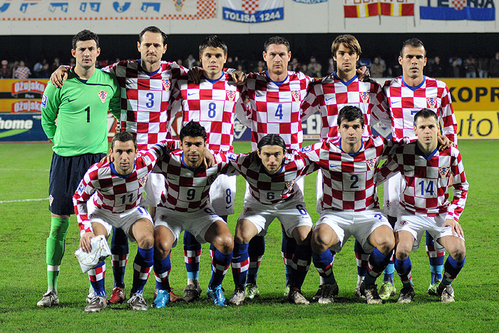 Vinkovci, 141109.Stadion HNK Cibalia, medjunarodna prijateljska nogometna utakmica izmedju Hrvatske i Lihtenstajna. Na fotografiji: Hrvatska reprezentacija.Foto: Damir Glibusic / CROPIX