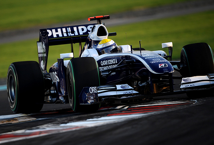 Williams' German driver Nico Rosberg drives at the Yas Marina Circuit on October 31, 2009 in Abu Dhabi, during the qualifying session of the Abu Dhabi Formula One Grand Prix.      AFP PHOTO / FRED DUFOUR
