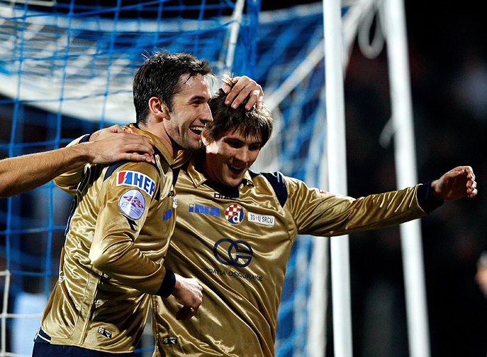 Karlovac, 221109.Stadion Branko Cavlovic - Cavlek.Nogometna utakmica 1. T-Com HNL, 15 kolo.Karlovac - Dinamo.Na fotografiji: Milan Badelj i Andrej Kramaric.Foto: Ronald Gorsic / CROPIX