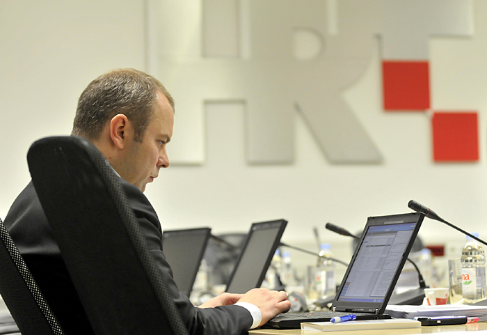 Zagreb, 301109.Nastavak 72. sjednice Programskog vijeca HRT-a. Programsko vijece HRT-a na sjednici odrzanoj 23. studenog trazilo je od ravnatelja HTV-a Blage Markote da ispita razloge -eskalirajuceg nezadovoljstva- dijela novinara Informativnog programa i o tome izvijesti u nastavku sjednice. Na slici: Ravnatelj HTV Blago Markota.Foto: Bruno Konjevic / CROPIX