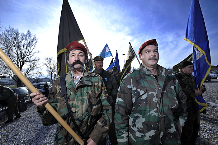 Zagreb, 261209.Mimohod potpore uhicenim specijalcima zbog ubojstava u Gruborima u organizaciji udruga specijalne policije iz Domovinskog rata. Mimohod je isao od Velesajma do katedrale i nazad.Foto: Marko Miscevic / CROPIX