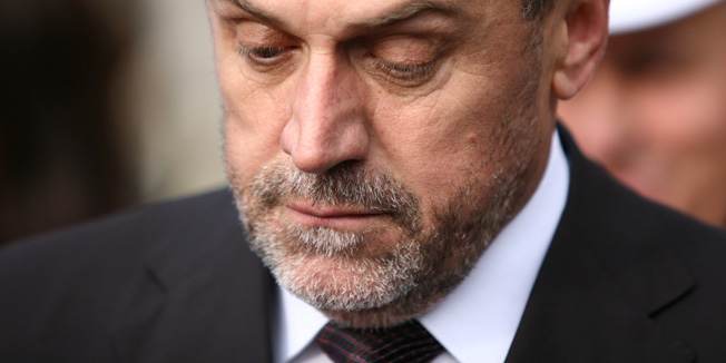 Imotski, 121209.I imotski se nasao na karti predizborne turneje Milana Bandica. Blizina Hercegovine dovela je puno Bandicevih Hercegovaca. Pomalo iznenadjujuce je da su imotski poduzetnici, dojucerasnji HDZ-ovci, javno stali iza Milana Bandica.Na fotografiji: Milan Bandic.Foto: Branimir Boban / CROPIX