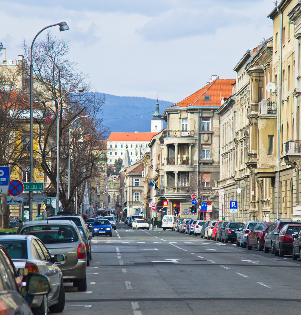 Došlo je do promjene u strukturi prodaje stanova u Zagrebu: 2011.
godine prosječna površina iznosila je 59 kvadrata, a do kraja 2014.
narasla je na 72 kvadrata
