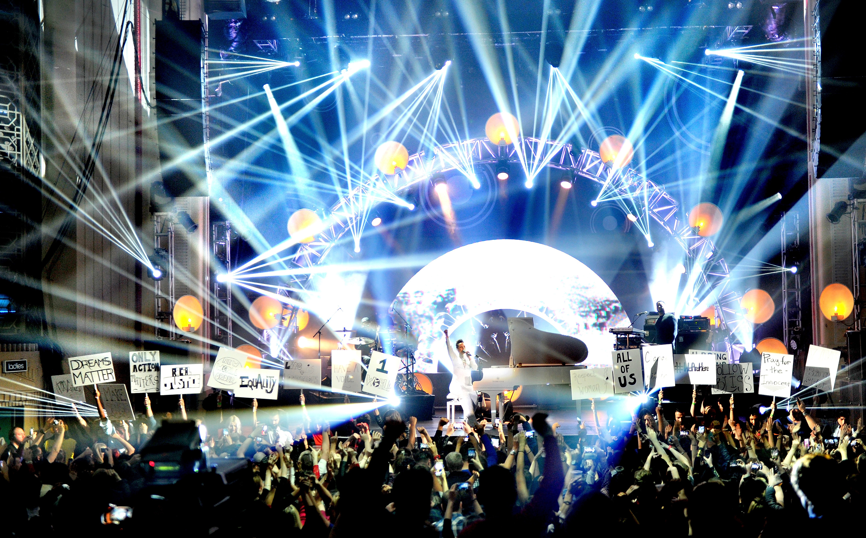 Nastup Alicije Keys na MTV EMA 2014.