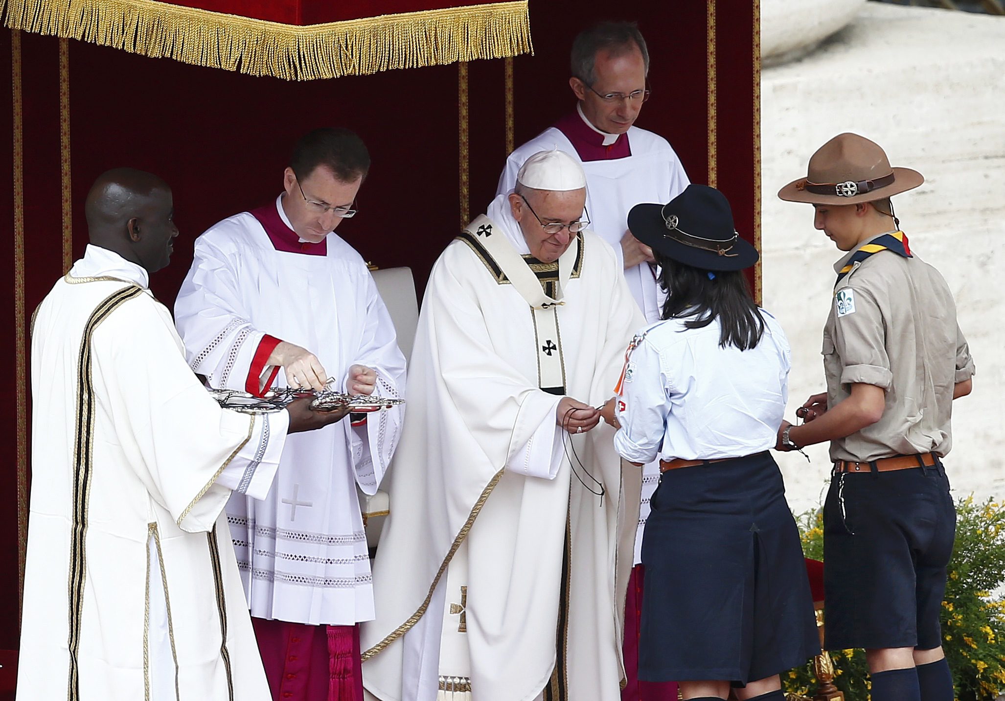 Papa Franjo na misi u Vatikanu