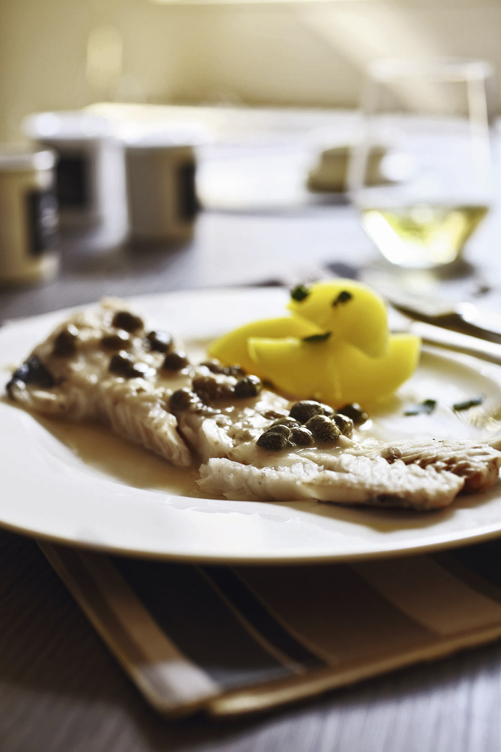 oslic-s-kaparima-i-bijelim-vinom.bin