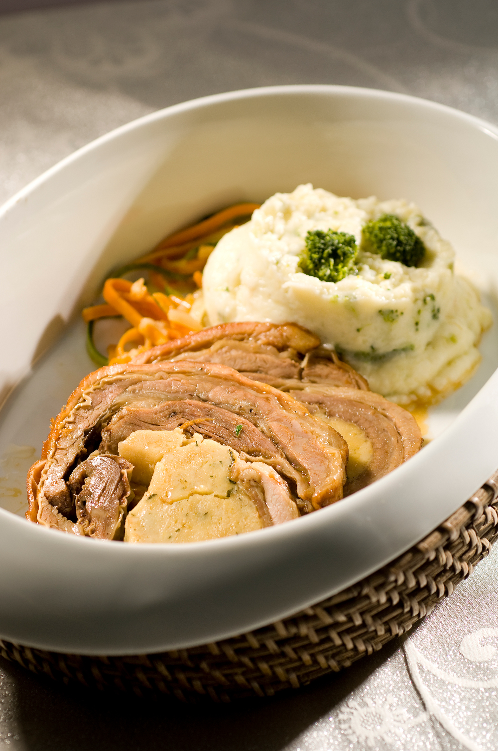 punjena-rolana-teleca-prsa.bin