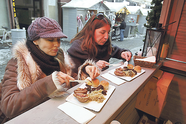 zagreb-11-12-2012-reportaza-o-ponudi-hrane-na-standovima-u-centru-grada-zagreba-4.bin