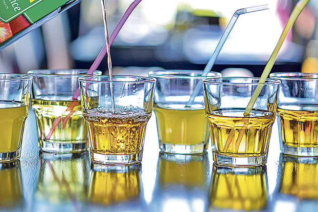 zagreb-15-05-2013-kusanje-100-postotnih-sokova-od-jabuke.bin