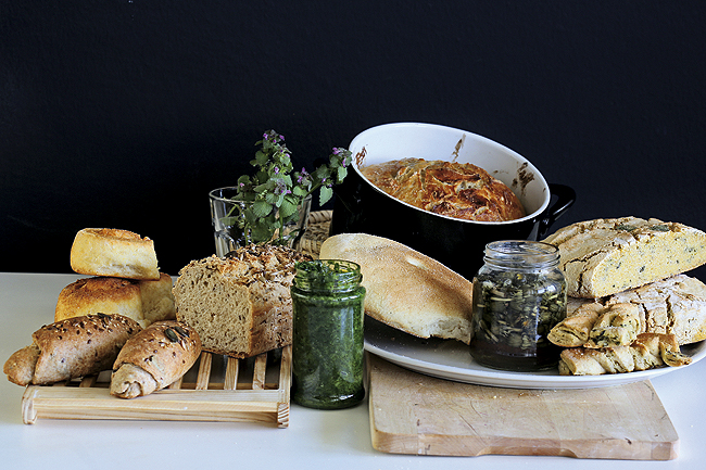 zagreb-24-04-2013-autorica-knjige-kruh-i-peciva-maja-kefecek-pripremila-je-razne-vrste-kruha-i-peciva.bin