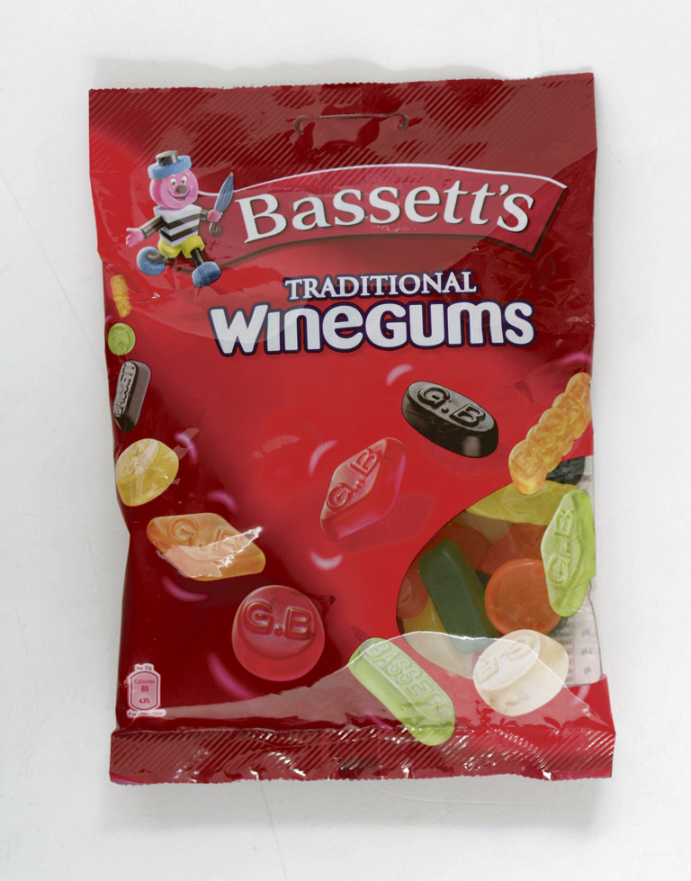 Šareni, raznih okusa. “Ajme, jako su ljepljivi. Otpast će mi plomba.” Kao da su preuzeli okus vrećice. “Imaju teksturu ljigavca. Kao friški priljepak.” Simpatična aroma limuna, nije iritantan okus. “Ja ne mogu ovo više žvakati, progutat ću ga, to mi je lakše.” Prebrašnasti. Totalno mučenje. “Ovi crni su od autogume.” Prosječna ocjena: 1/2