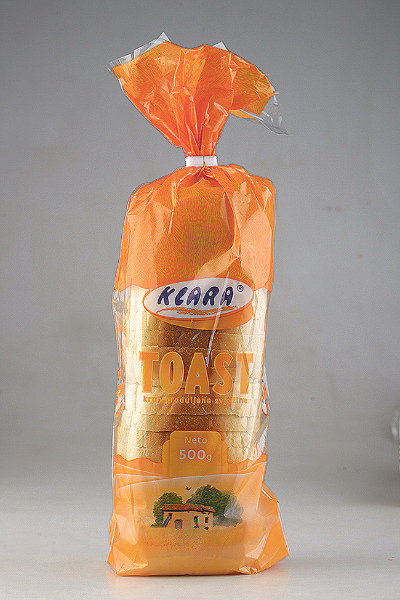 500 g 9,79 kn
Zemlja podrijetla: Mađarska

Lijepe šnite koje lijepo izgledaju i kada se ispeku. Ali izgled je jedino što ga diči. Ovaj također smrdi, i to na usaftane nogice, sav je nekako uznojen i odbojan. Dvoma kušačima kao da ima neki blagi pizza okus, osjećamo tragove neke loše paprike. Ovaj se ne da isprati ničime. Jednom kušaču je pak sasvim dobar.
Ocjene: od jedinice do trojke