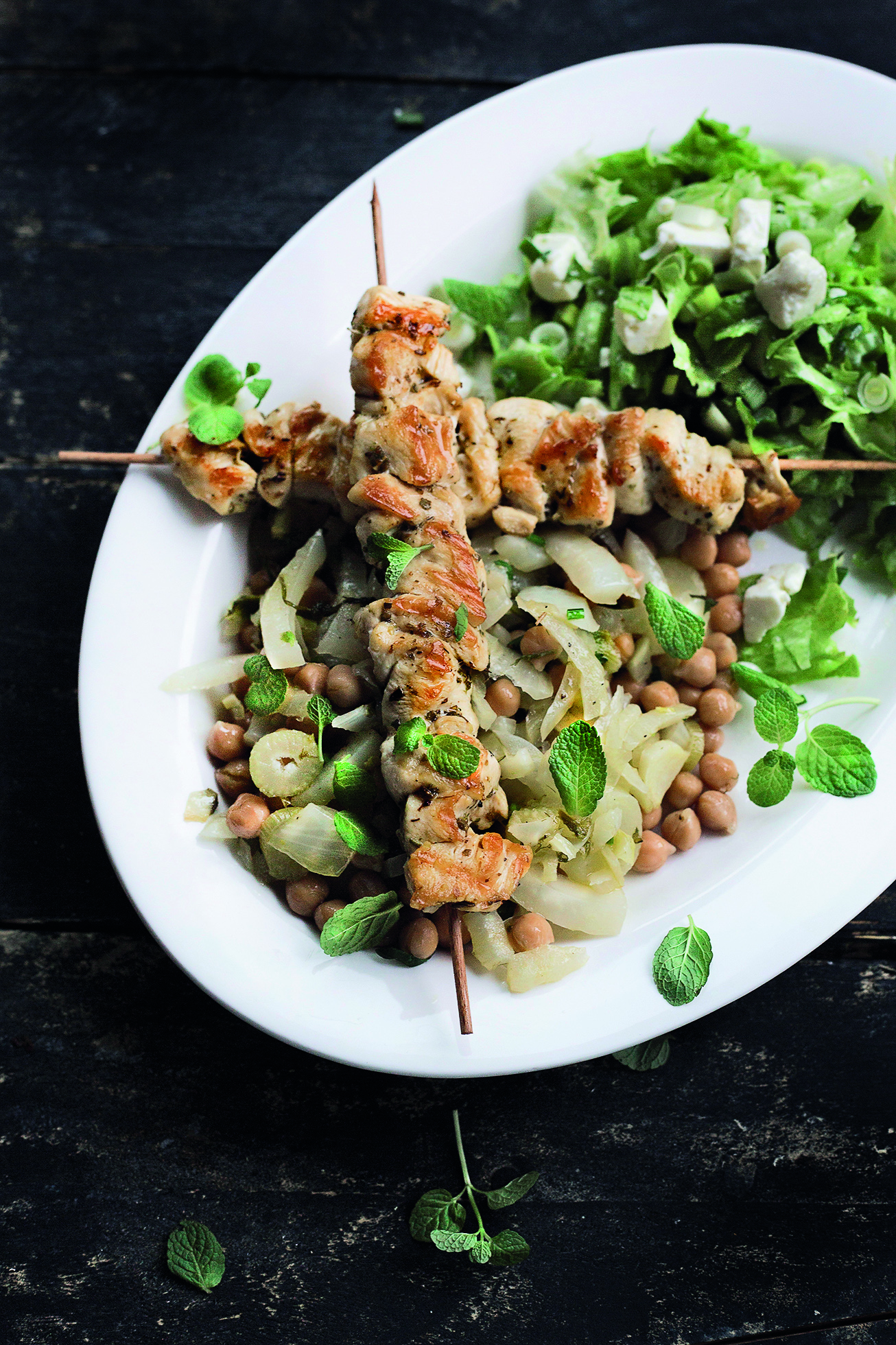 pileci-raznjici-sa-slanutkom-i-komoracem.bin