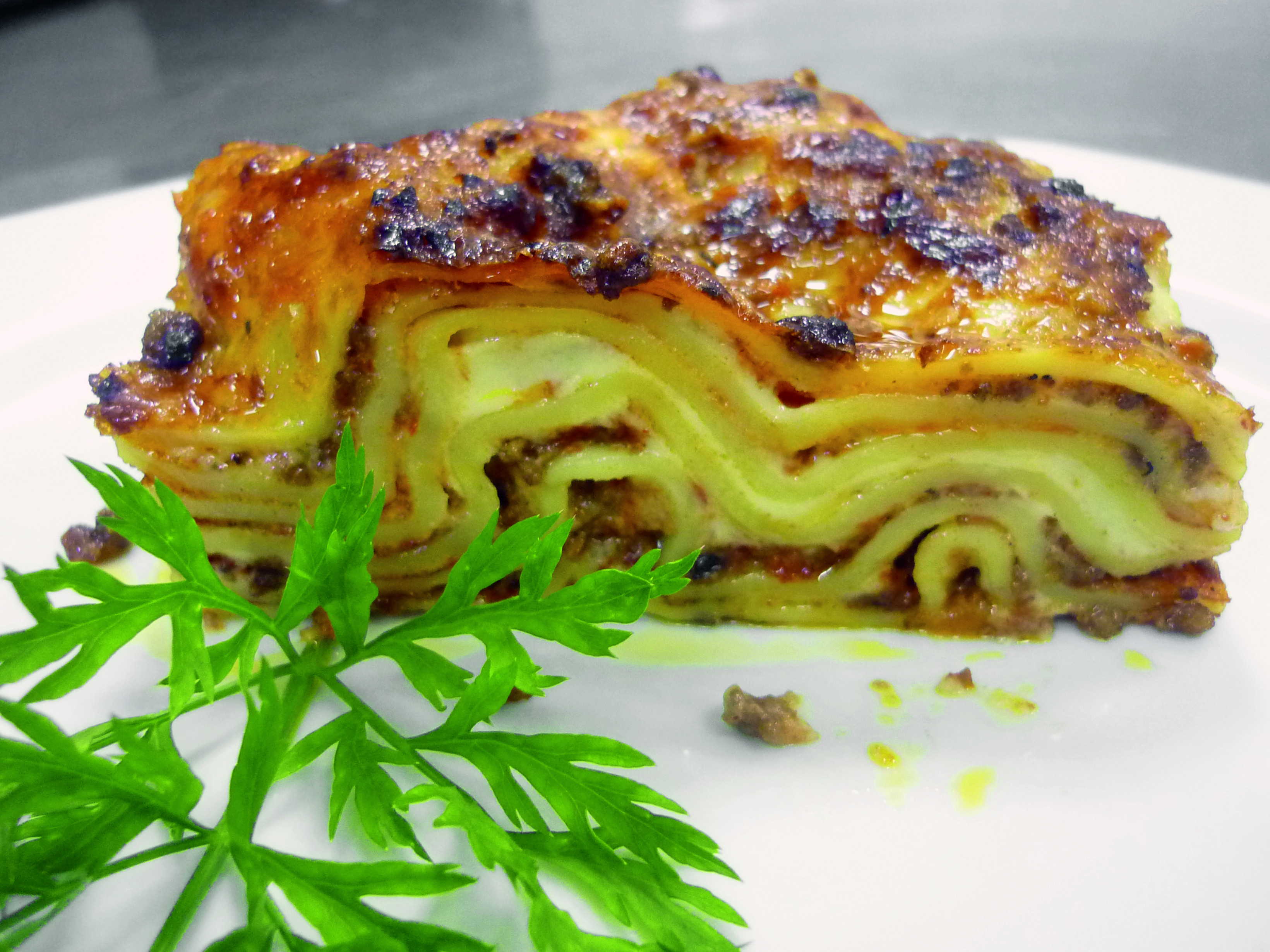 lazanje-piros-cizma.bin