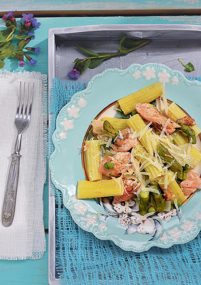 tjestenina-sa-sparogama-i-tunjevinom.bin