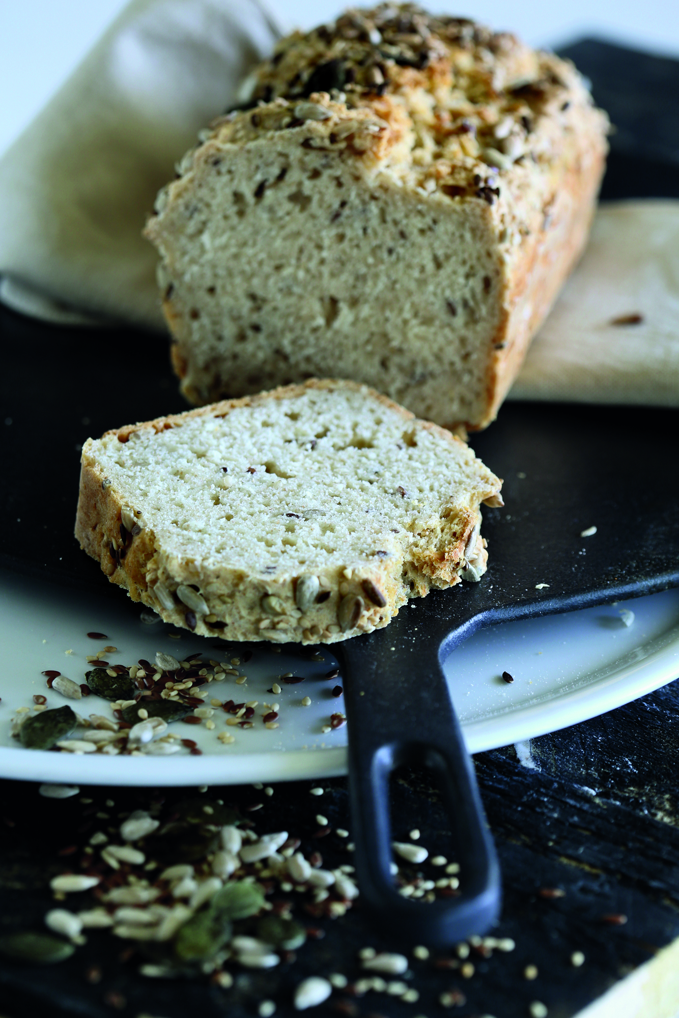 zagreb-24-04-2013-autorica-knjige-kruh-i-peciva-maja-kefecek-pripremila-je-razne-vrste-kruha-i-peciva-4.bin