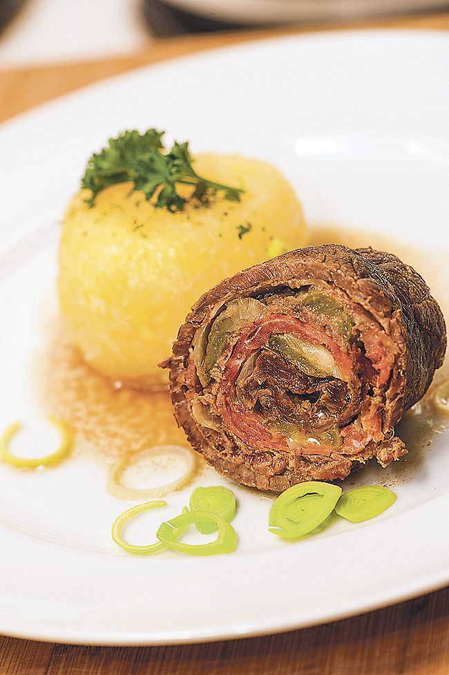 1-govedja-rolada-sa-salninom.bin