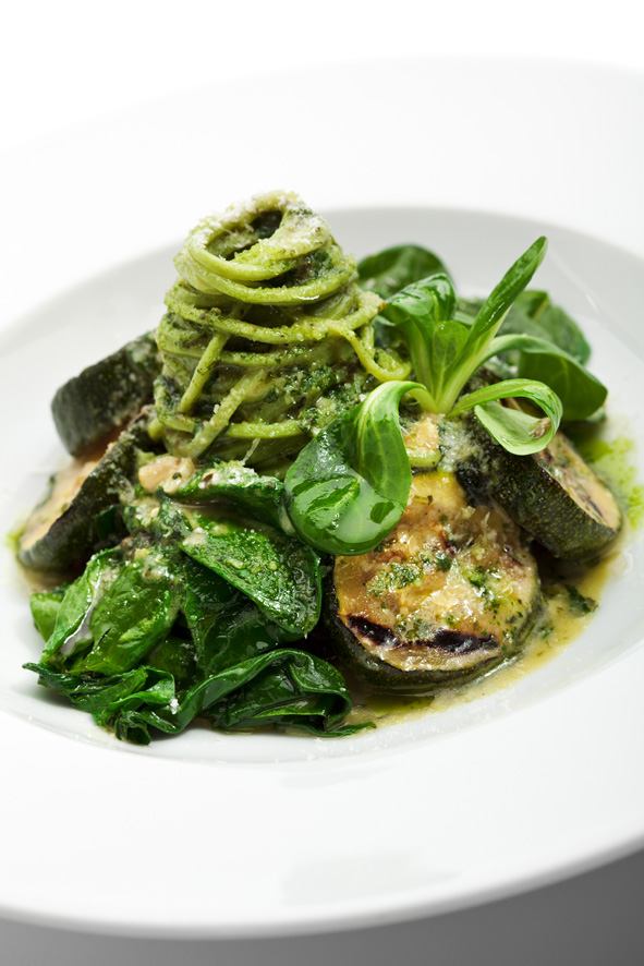 spageti-s-zelenim-pestom-i-tikvicama.bin