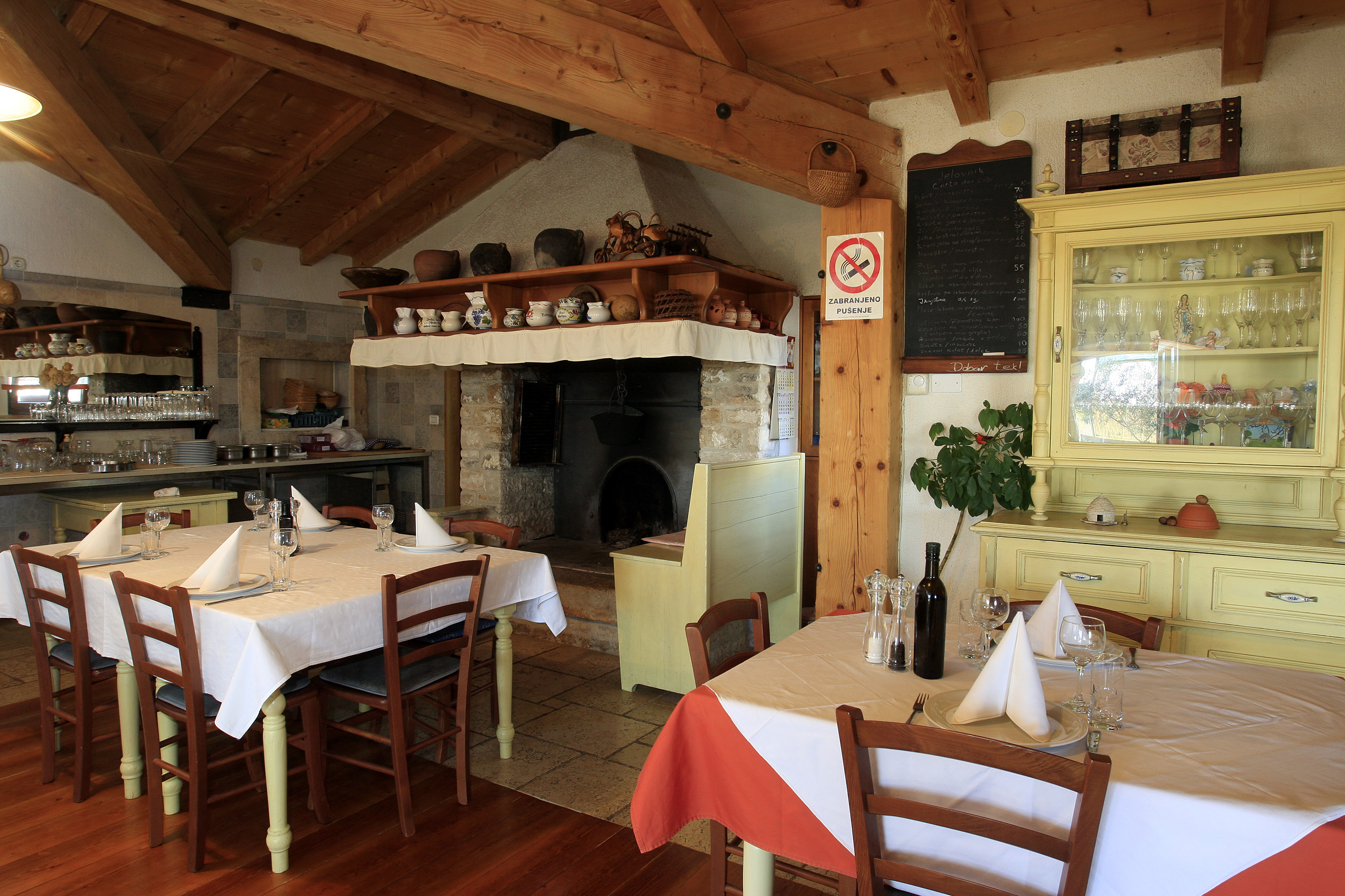 zminj-16-08-2013-konoba-puli-pineta.bin