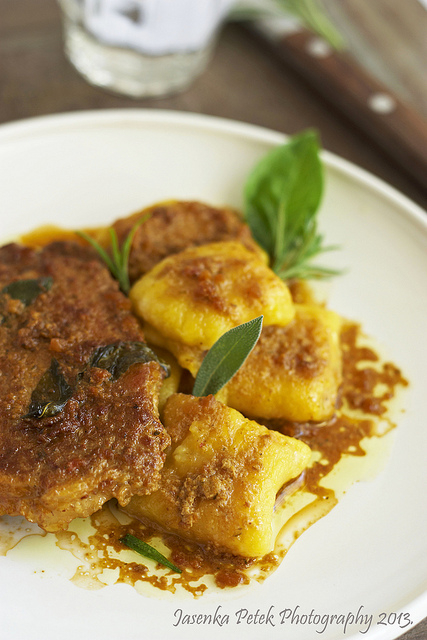 10964873683_7db04f0927_z.bin