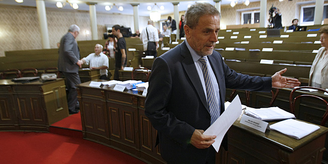 Zagreb, 240714.Ulica Cirila i Metoda, Starogradska vijecnica.Sjednica Skupstine Grada Zagreba, na dnevnom redu sjednice bio je rebalans gradskog proracuna.Na fotografiji: Gradonacelnik Milan Bandic.Foto: Ranko Suvar / CROPIX