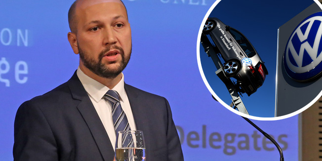 Dubrovnik, 051015. Ministar zastite okolisa i prirode Mihael Zmajlovic u hotelu Valamar Lacroma sudjelovao je na otvaranju 42. Plenarne sjednice Medjuvladinog panela o klimatskim promjenama (IPCC), najviseg tijela u svijetu za procjenu znanstveno utemeljenih cinjenica vezanih uz klimatske promjene, kljucnih za odlucivanje i donosenje temeljnih politickih odluka o odrzivom razvoju svake zemlje.Na fotografiji: Mihael Zmajlovic.Foto: Niksa Duper / CROPIX