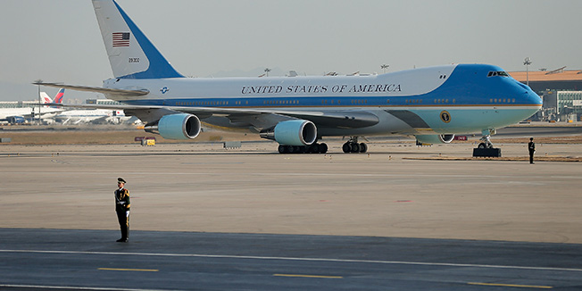 BEIJING, CHINA - NOVEMBER 10:  Air Force One arrives with U.S. President Barack Obama onboard at the Beijing Capital International Airport on November 10, 2014 in Beijing, China.  The APEC 2014 Summit will bring together leaders and senior administration from 21 countries November 7-11.  (Photo by Lintao Zhang/Getty Images)