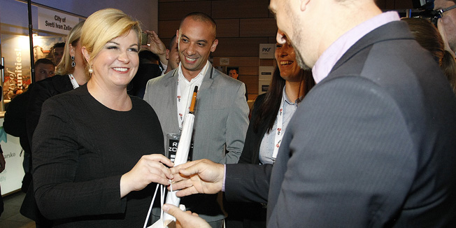 Zagreb, 291015.Hypo centar, Business centar,Slavonska avenija.Predsjednica Republike Hrvatske Kolinda Grabar Kitarovic posjetila je medjunarodni sajam investicijskih projekata Rexpo.Na fotografiji: Kolinda Grabar Kitarovic.Foto: Ronald Gorsic / CROPIX